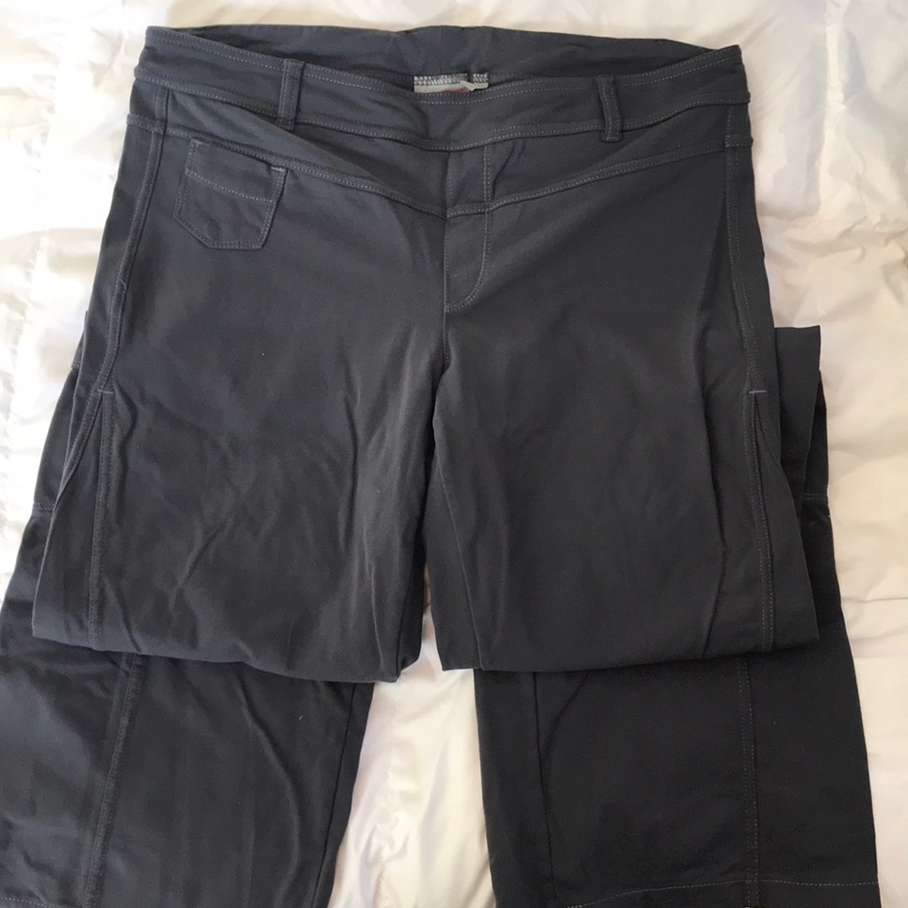 Athleta XLT yoga pants with pockets